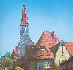 Kirche in Kecskemét: a református Ókollégium épülete